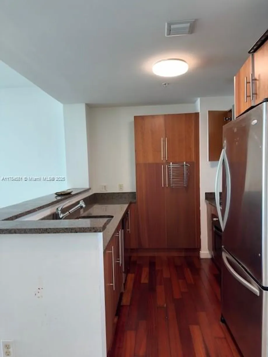 South Florida Real Estate | View 300 S Biscayne Blvd, T-3205 | 1 Bed, 1 Bath
