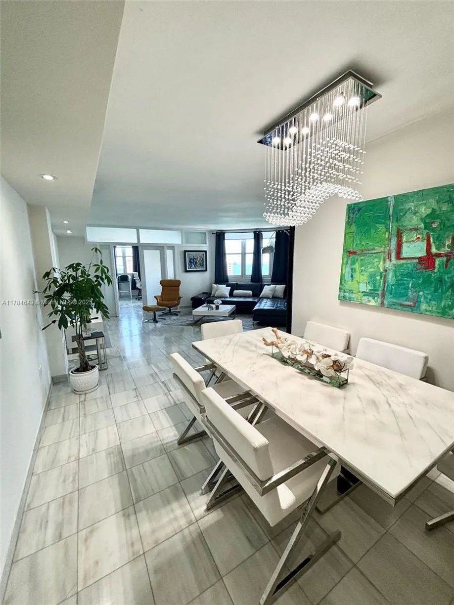 South Florida Real Estate | View 905 Brickell Bay Dr, 1930 | 2 Beds, 2 Baths