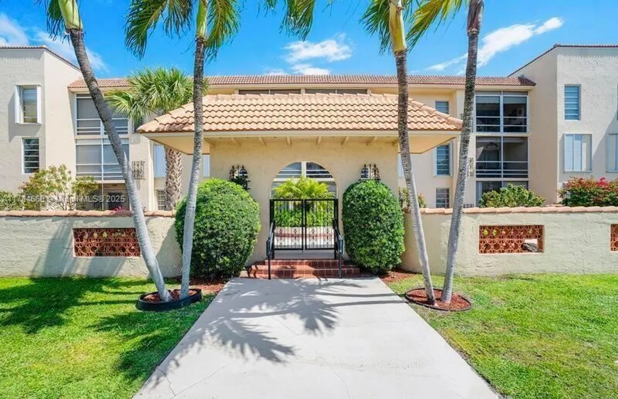 South Florida Real Estate | View 331 SW 8th St, 1-C-E | 1 Bed, 1 Bath