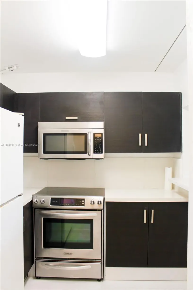 South Florida Real Estate | View 319 Newport V, 319 | 1 Bed, 1 Bath
