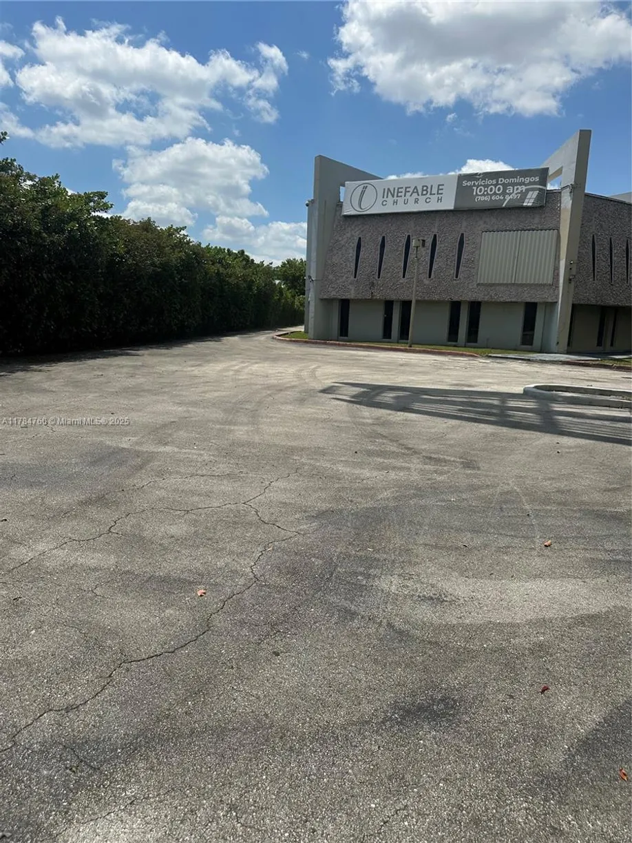 South Florida Real Estate | View 18500 NE 5th Ave