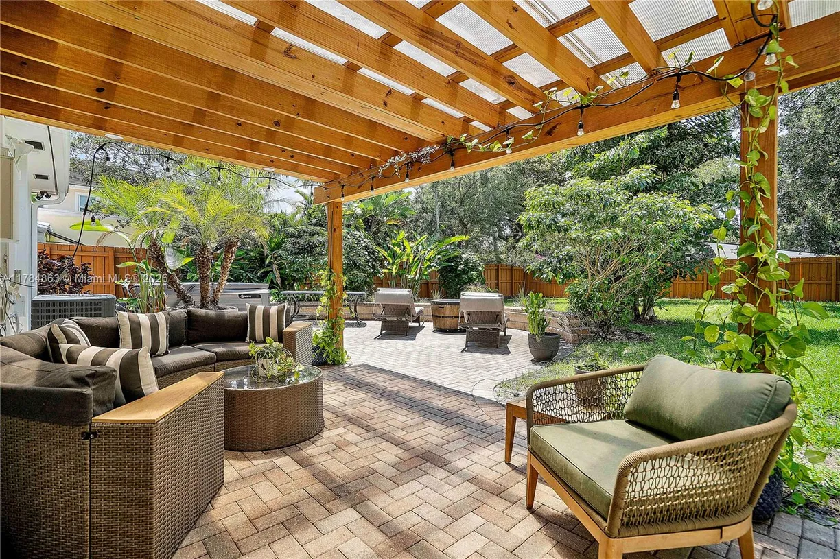 South Florida Real Estate | View 705 SW 8th Ave | Listing