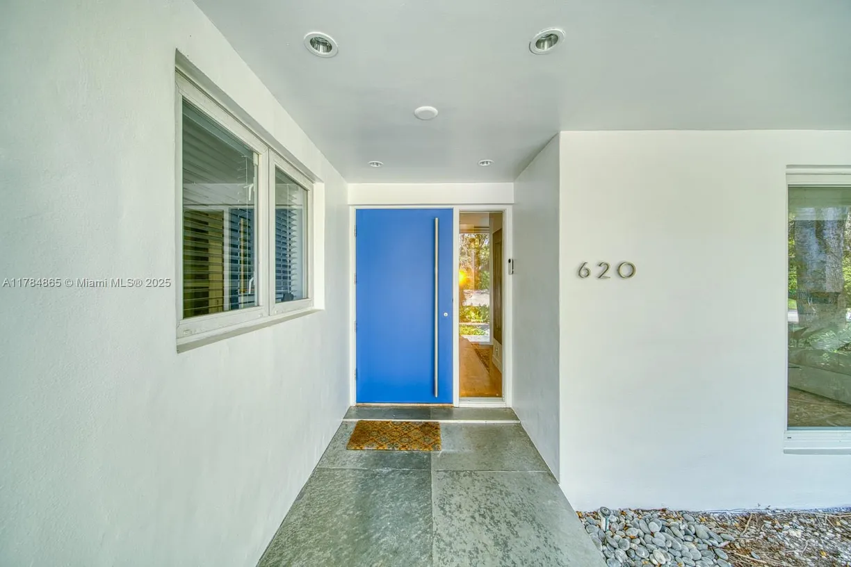 South Florida Real Estate | View 620 Conde Ave | Listing