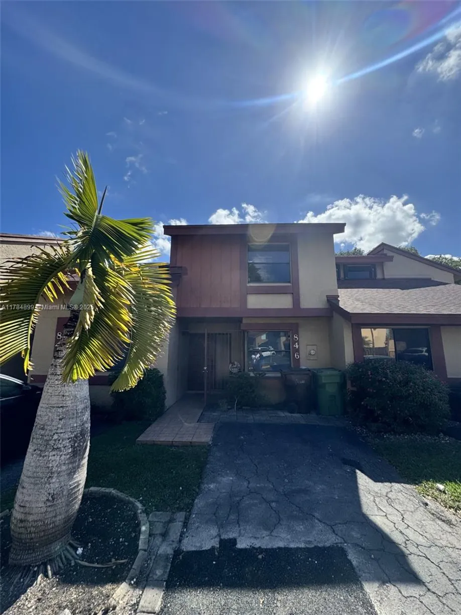 South Florida Real Estate | View 846 W 40th Dr, 19 | 2 Beds, 2 Baths