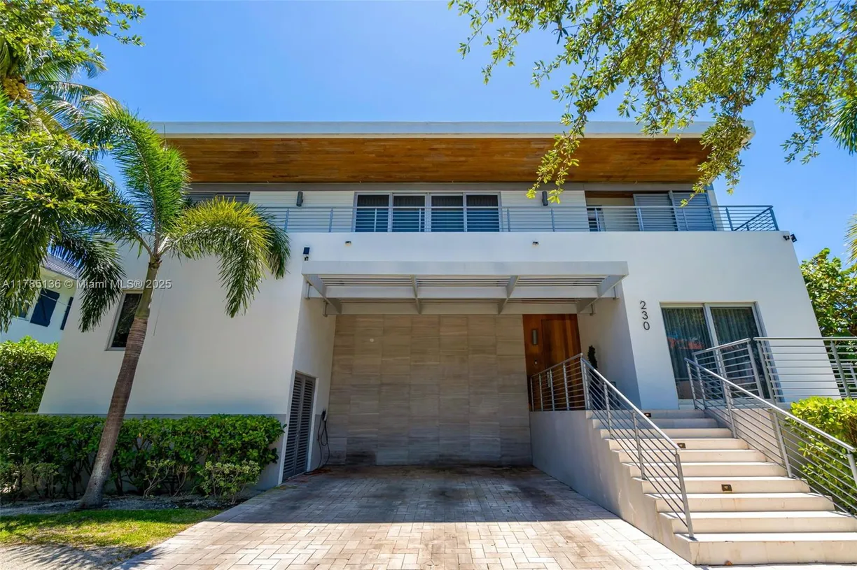 South Florida Real Estate | View 230 W Mcintyre St | Listing