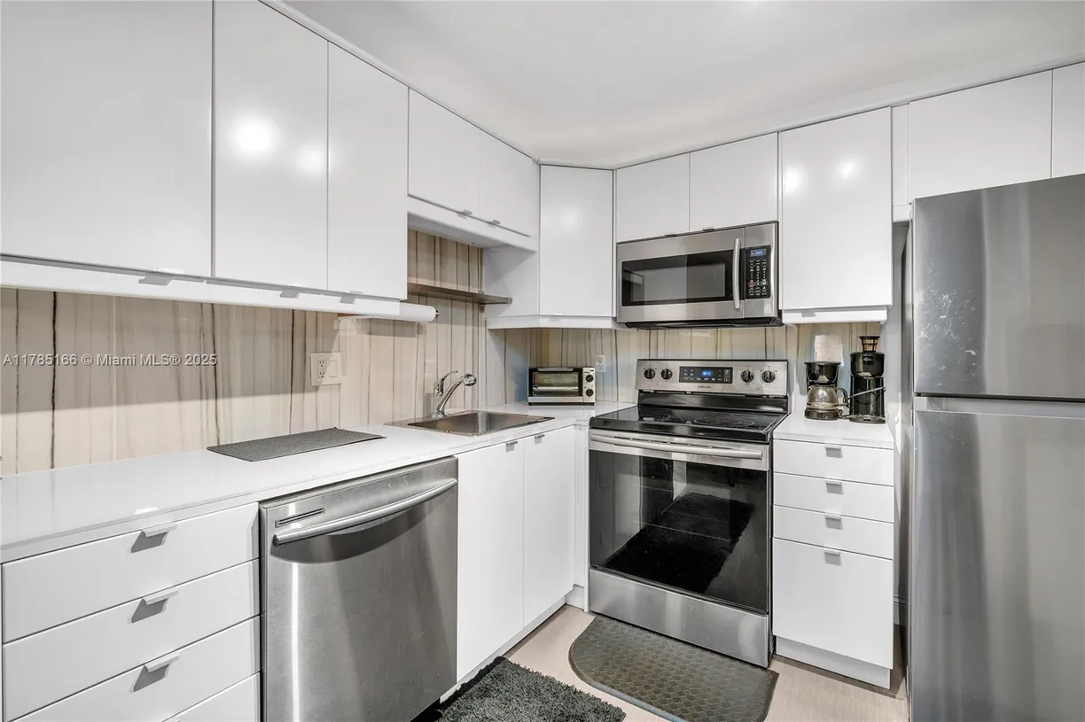 South Florida Real Estate | View 257 S Cypress Rd, 416 | 1 Bed, 1 Bath