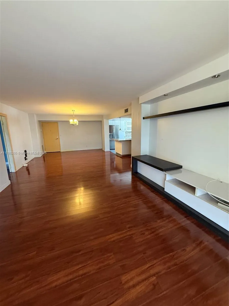 South Florida Real Estate | View 1500 S OCEAN DR, 5G | Listing