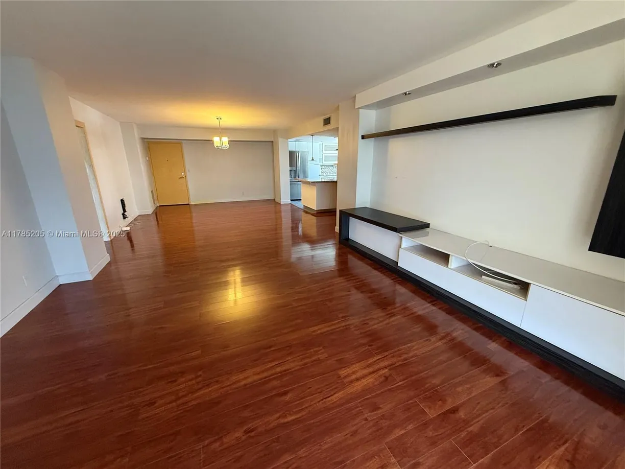South Florida Real Estate | View 1500 S OCEAN DR, 5G | Listing