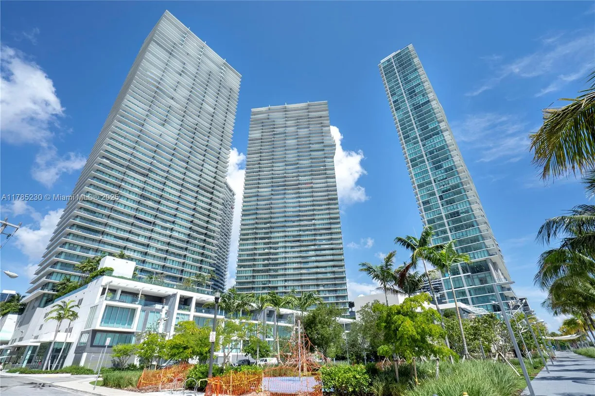 South Florida Real Estate | View 650 NE 32nd St, 4104 | 2 Beds, 3 Baths