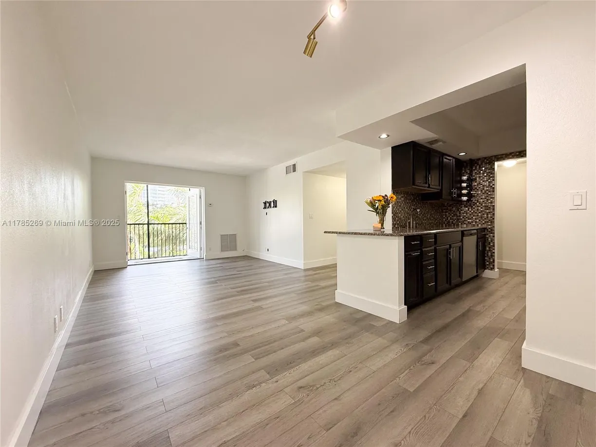 South Florida Real Estate | View 1601 S Flagler Dr, 211O | 1 Bed, 1 Bath
