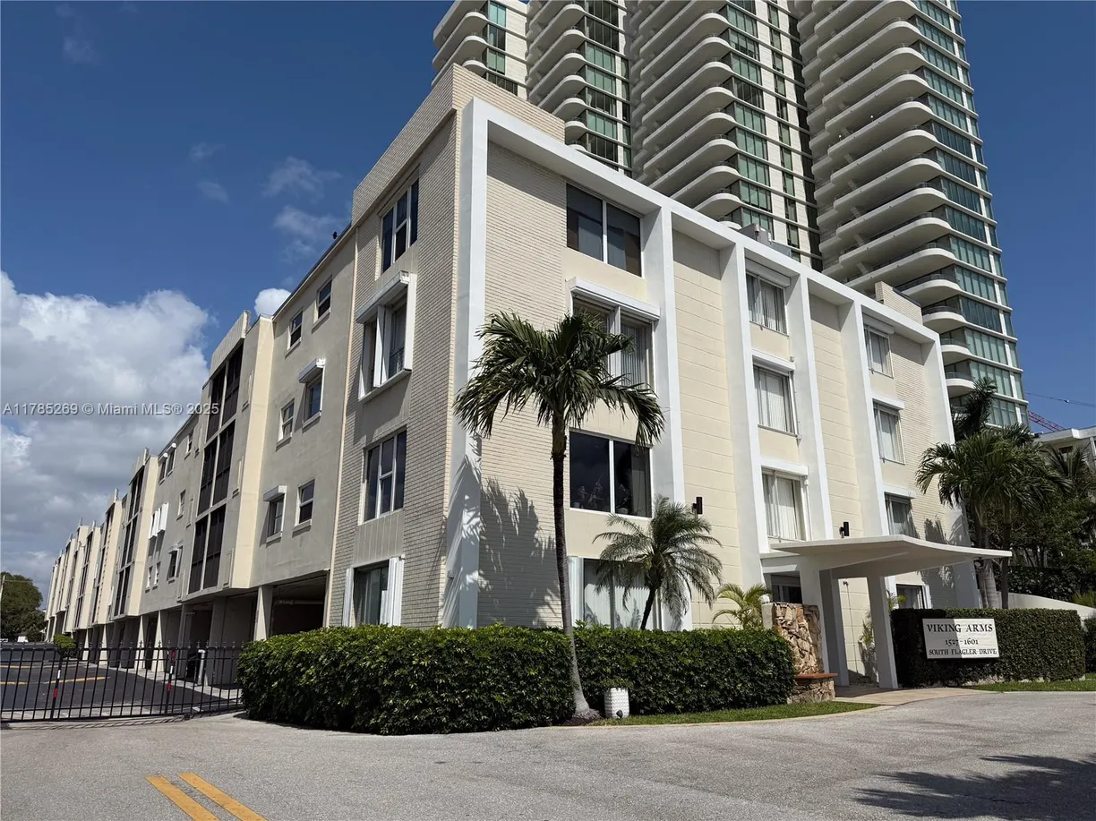 South Florida Real Estate | View 1601 S Flagler Dr, 211O | Listing