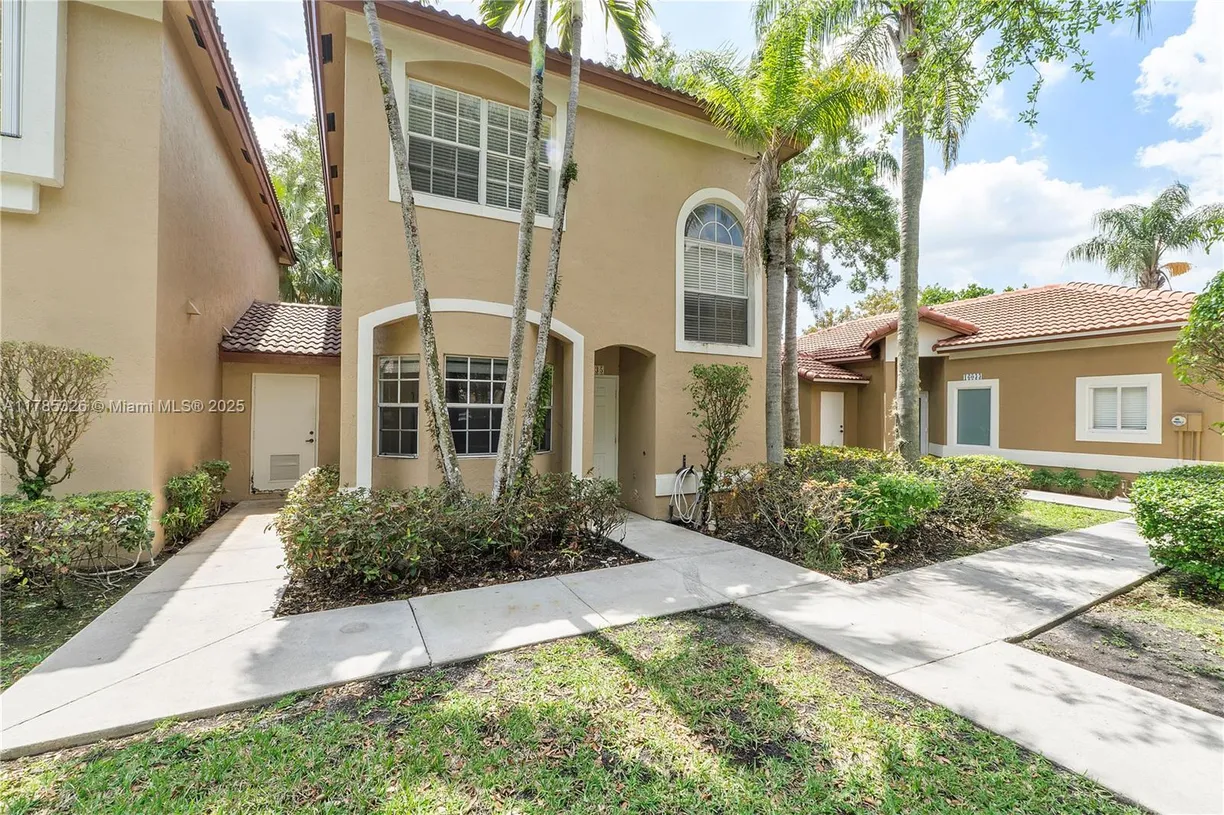 South Florida Real Estate | View 16035 Emerald Cove Rd | Listing