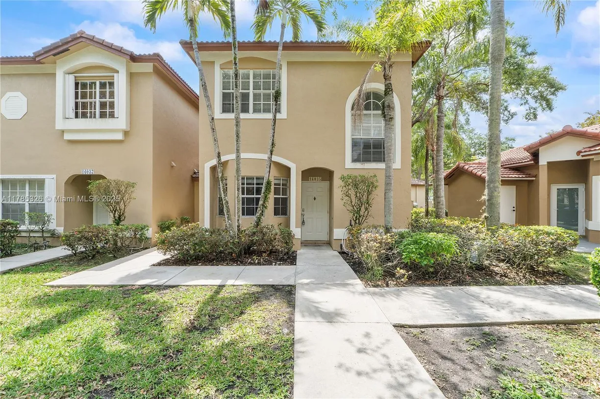 South Florida Real Estate | View 16035 Emerald Cove Rd | 3 Beds, 2 Baths