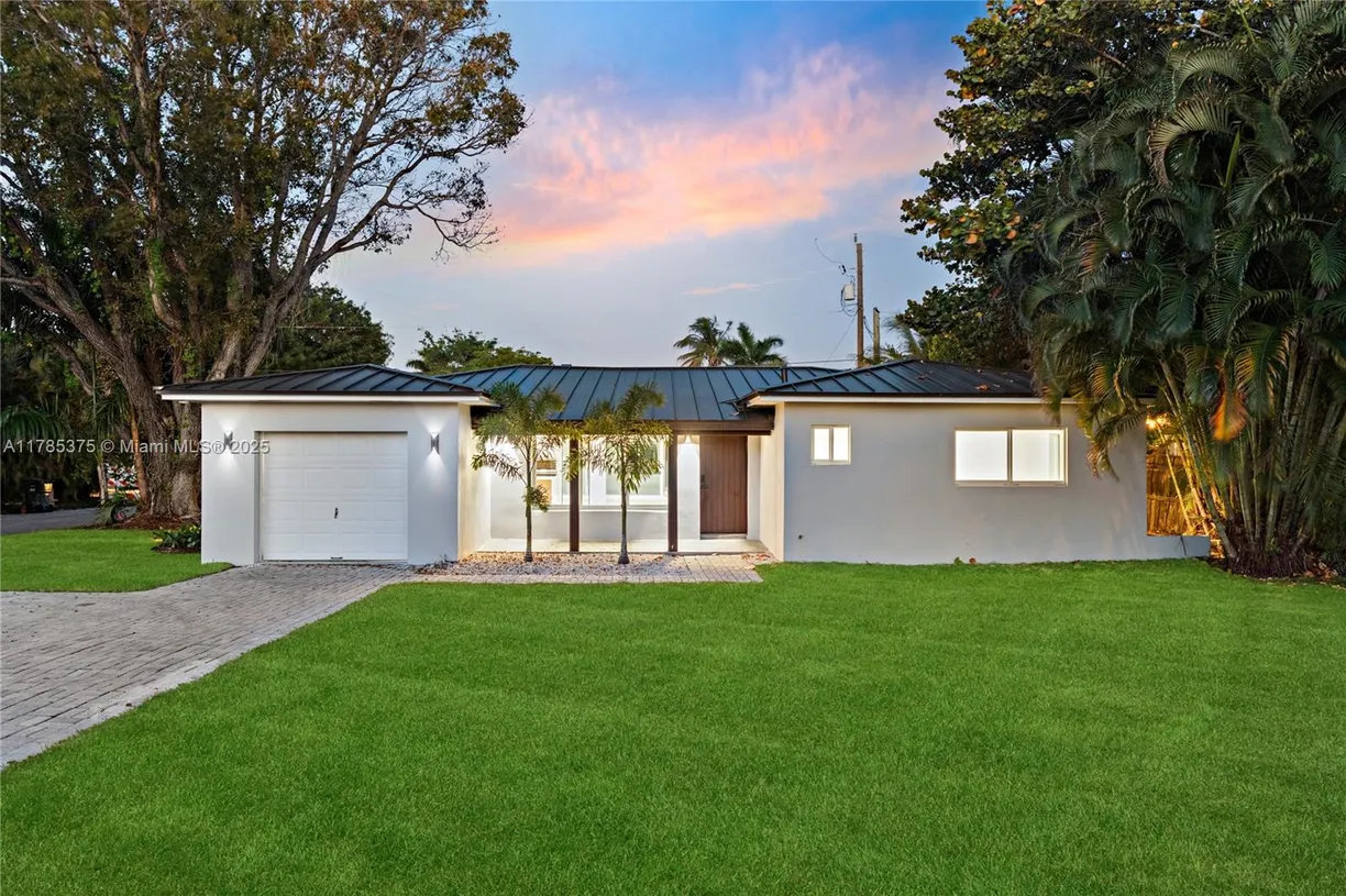 South Florida Real Estate | View 1917 N Swinton Ave | 3 Beds, 2 Baths