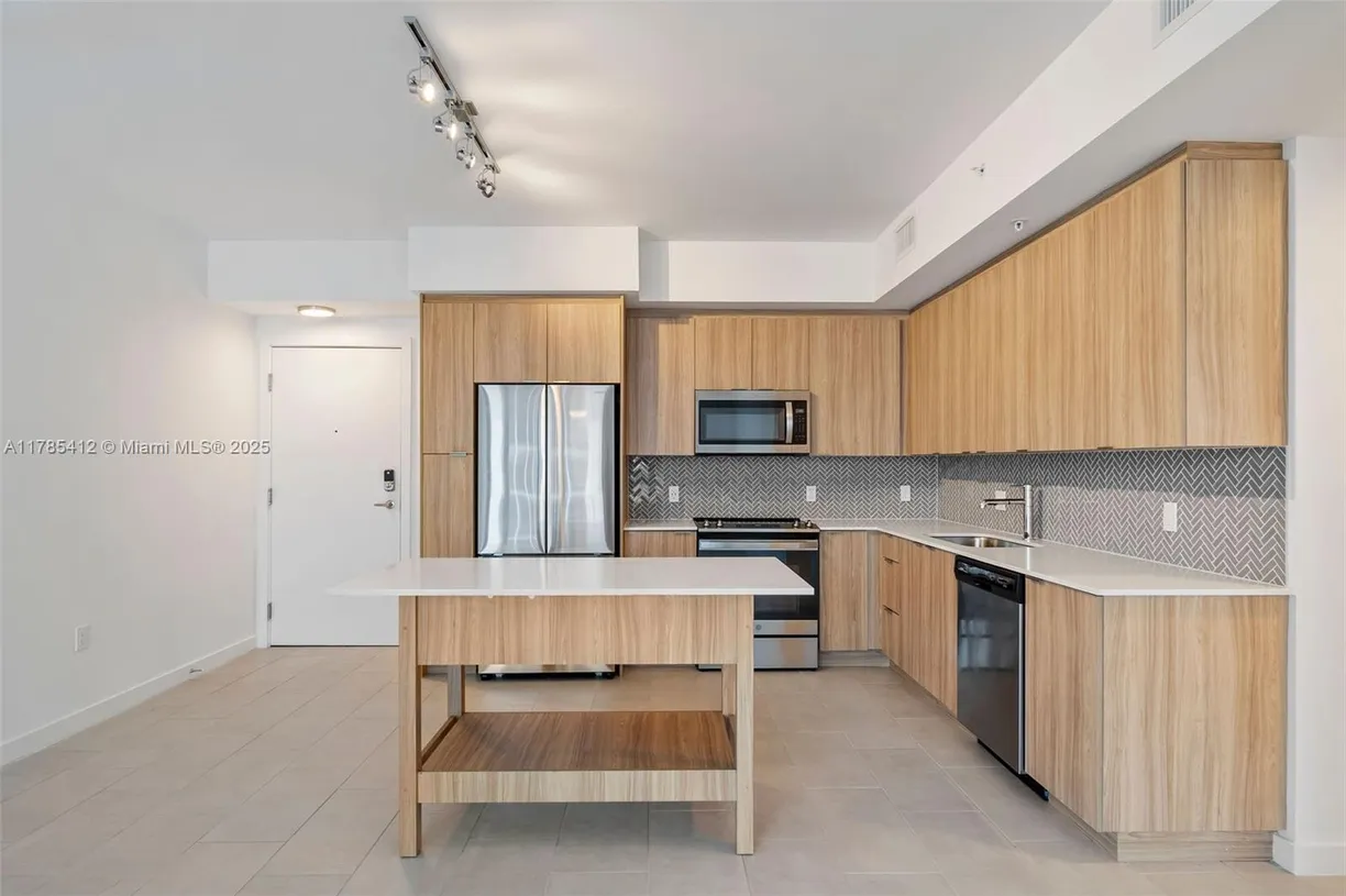 South Florida Real Estate | View 2150 N Bayshore Dr, 1509 | Listing