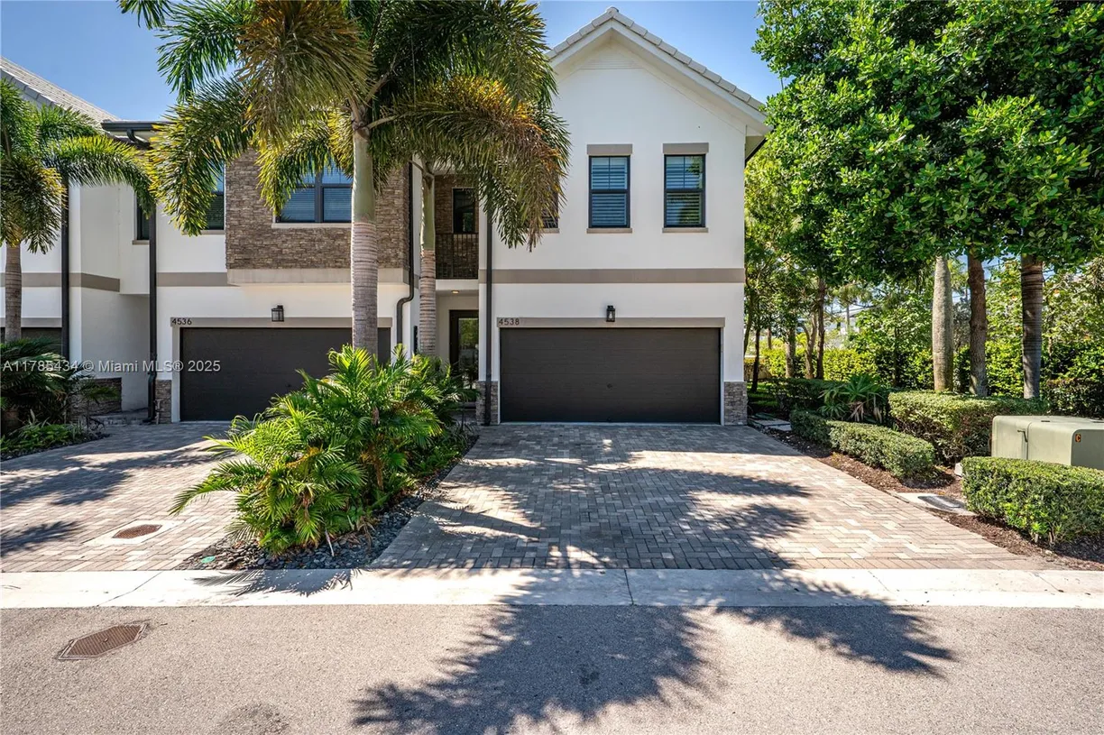 South Florida Real Estate | View 4538 S Aqua Bella Ln | 3 Beds, 2 Baths