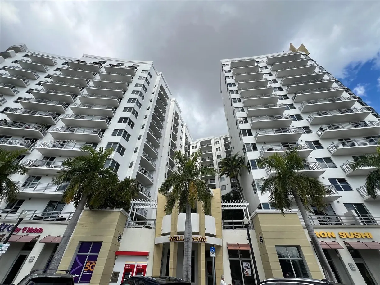 South Florida Real Estate | View 1830 Radius Dr, 909 | 2 Beds, 2 Baths