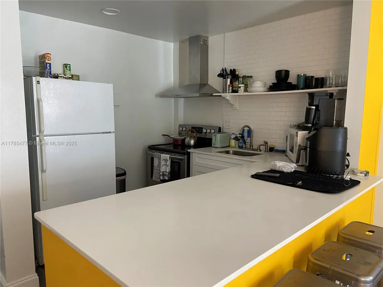 South Florida Real Estate | View 301 Michigan Ave, 404 | Listing