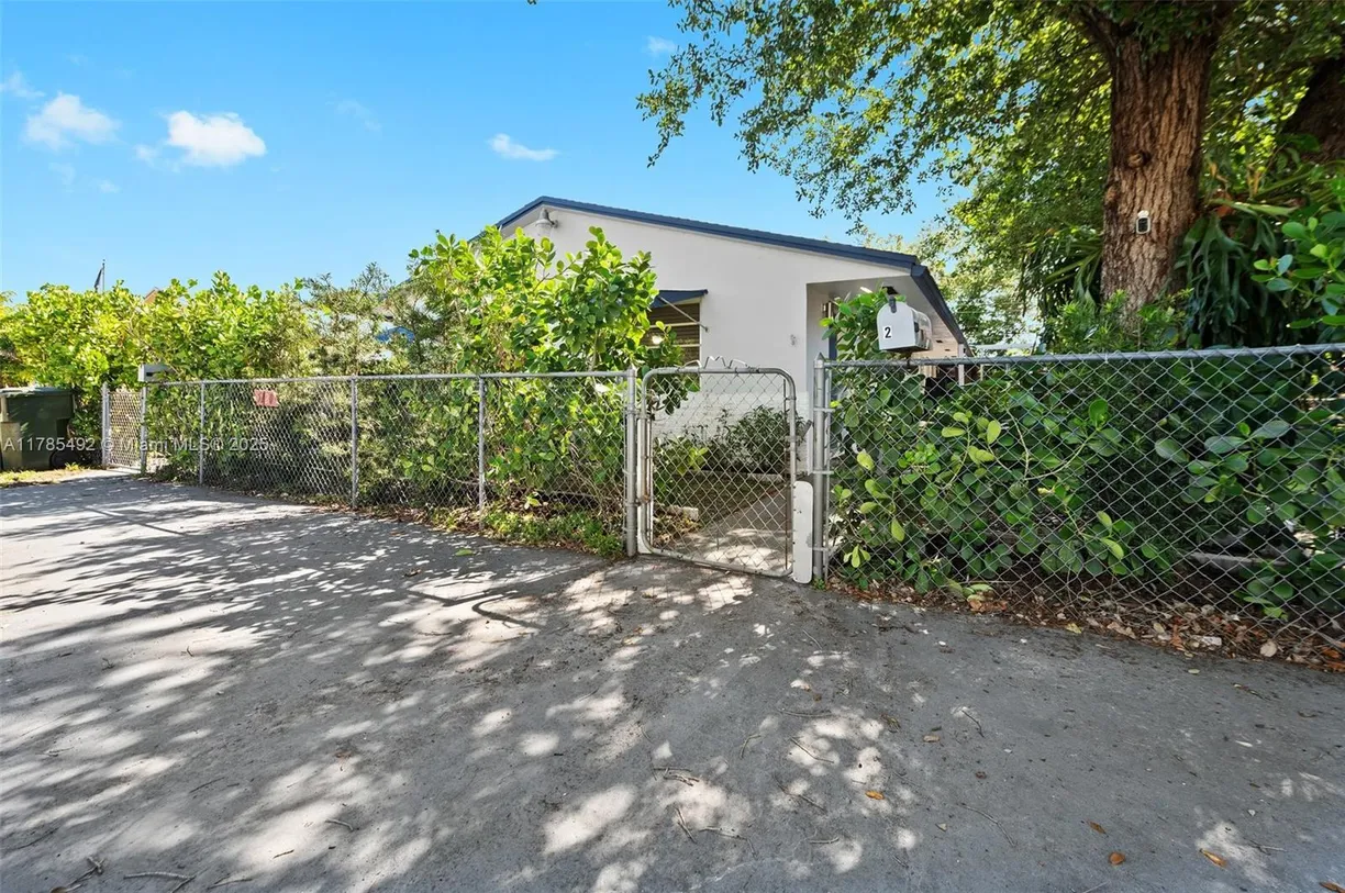 South Florida Real Estate | View 5120 SW 26th Ave