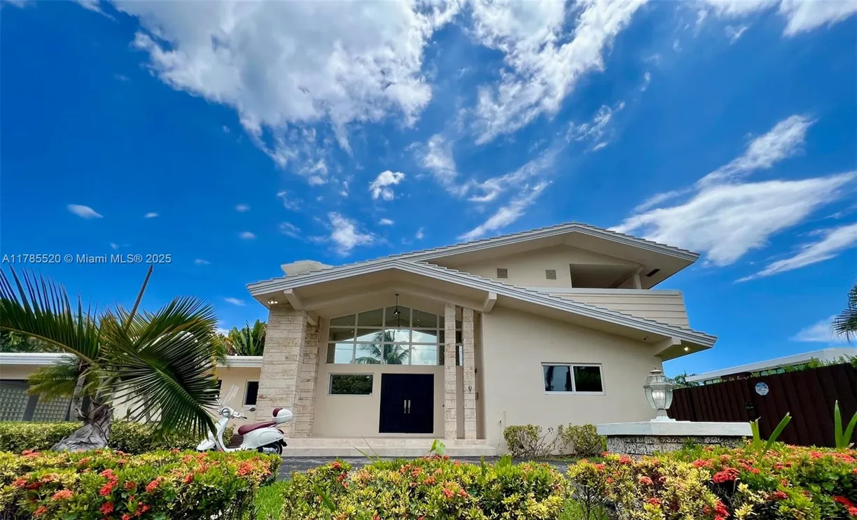South Florida Real Estate | View 9825 Broadview Ter | 5 Beds, 5 Baths