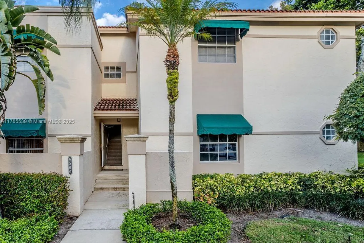 South Florida Real Estate | View 6500 Via Regina, 8 | Listing