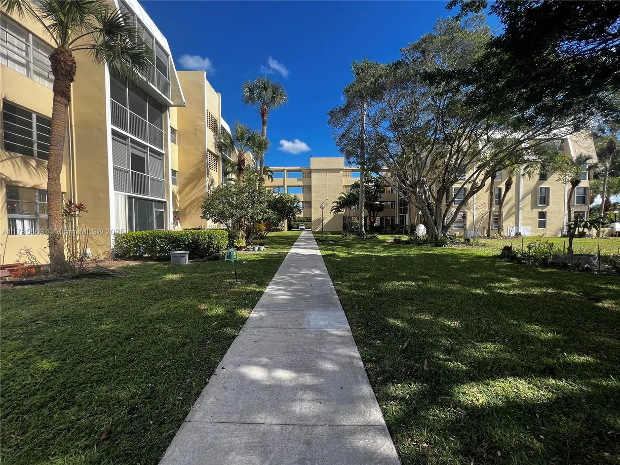 South Florida Real Estate | View 952 NE 199th St, 4K | Listing