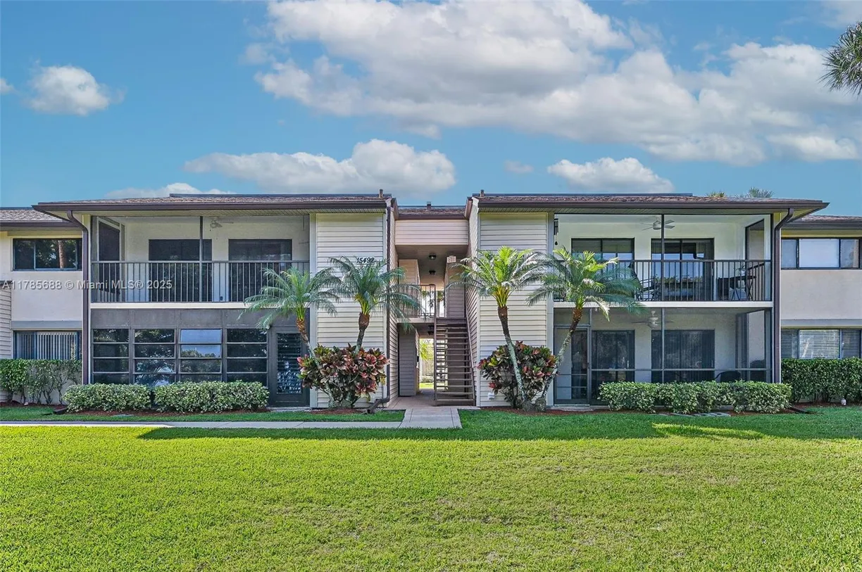 South Florida Real Estate | View 15492 Lakes Of Delray Blvd, 205 | 2 Beds, 1 Bath