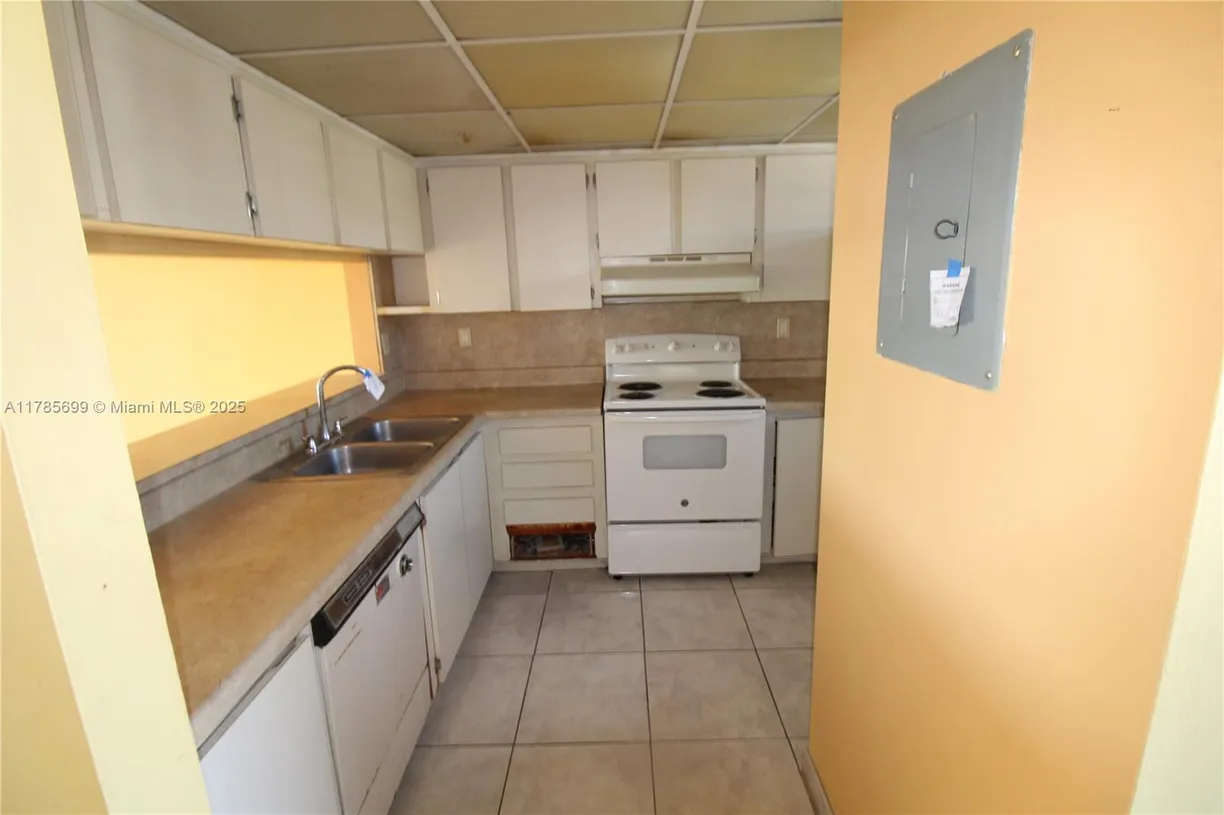 South Florida Real Estate | View  | Listing