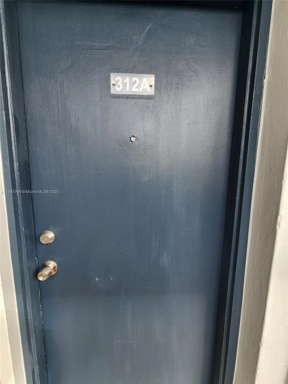 South Florida Real Estate | View 2101 Normandy Dr, 312A | 1 Bed, 1 Bath