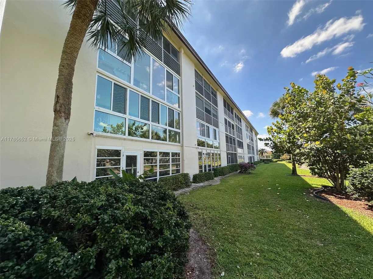 South Florida Real Estate | View 3101 Portofino Pt, M2 | Listing
