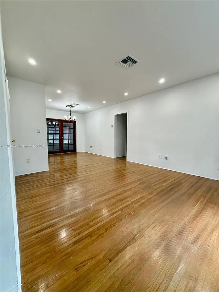 South Florida Real Estate | View 8670 SW 28th St | Listing