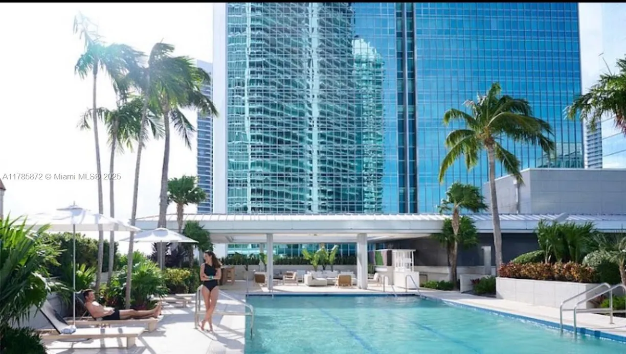 South Florida Real Estate | View 1395 W Brickell Ave, 2813 | 2 Beds, 2 Baths