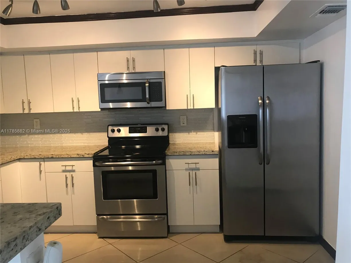 South Florida Real Estate | View 800 Parkview Dr, 102 | Listing