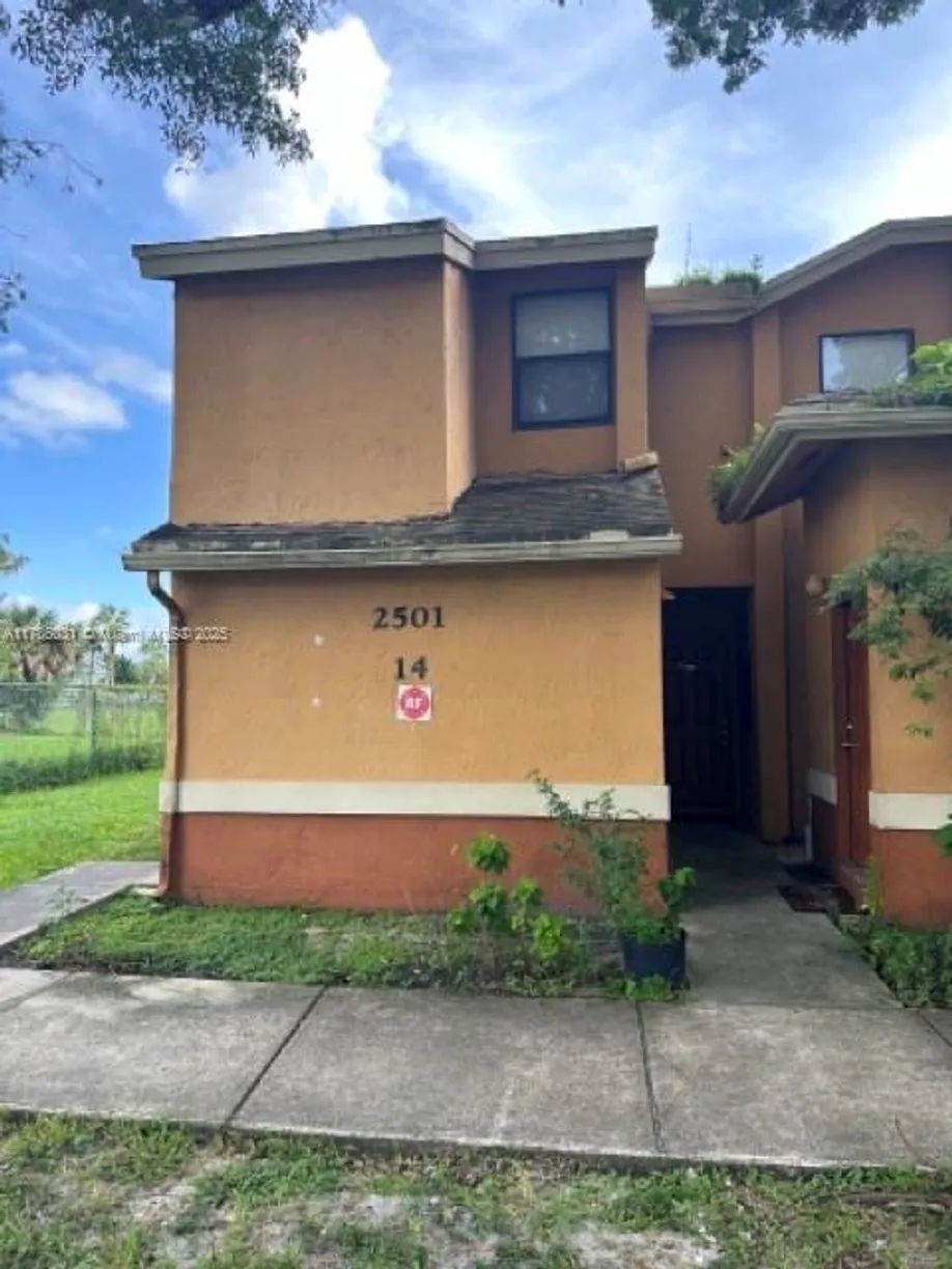 South Florida Real Estate | View  | Listing
