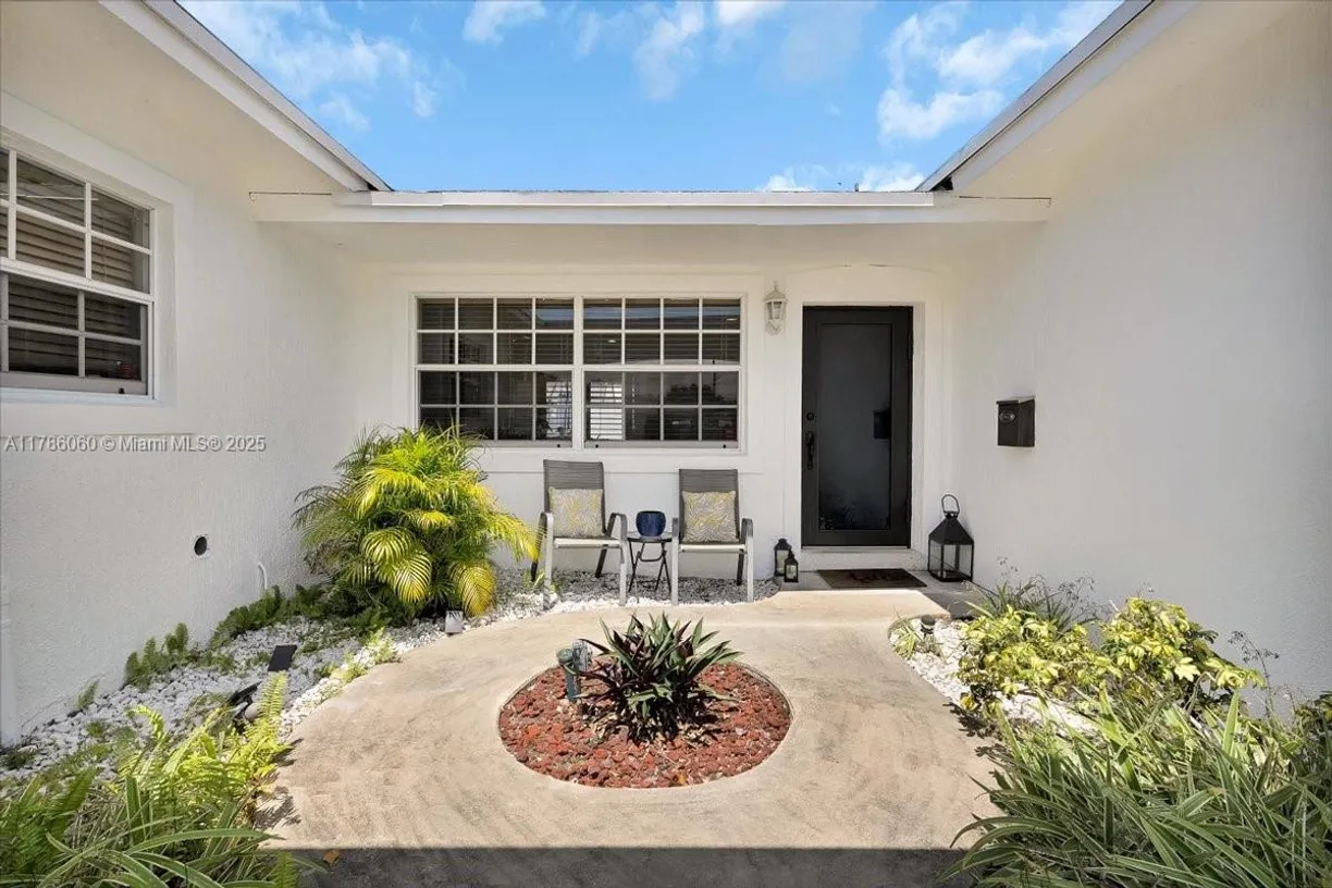 South Florida Real Estate | View 7533 Johnson St | Listing