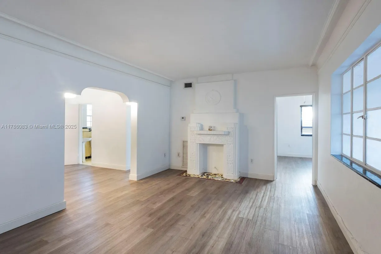 South Florida Real Estate | View 1610 Pennsylvania Ave, 1 | 2 Beds, 2 Baths