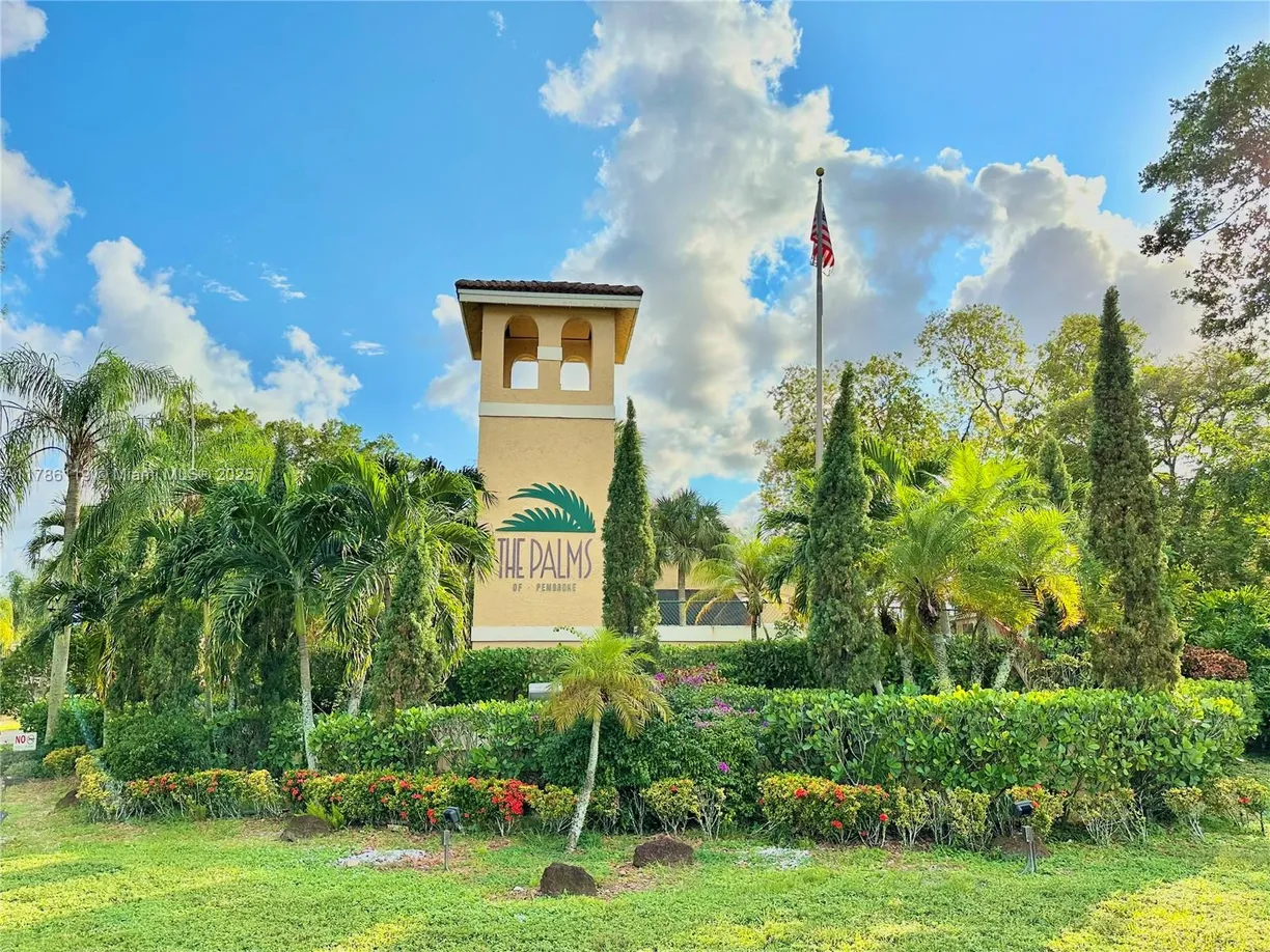 South Florida Real Estate | View 251 W Palm Cir W, 202 | 2 Beds, 1 Bath