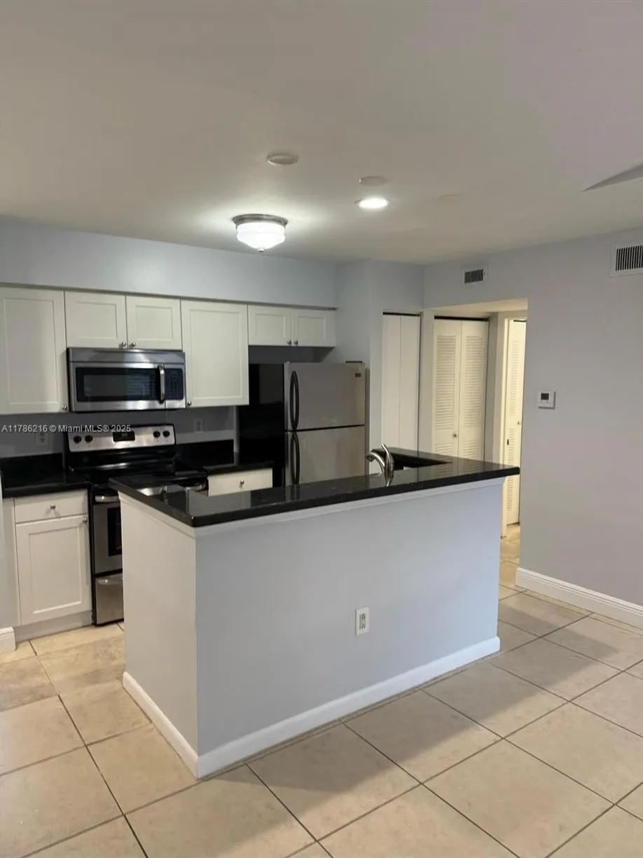 South Florida Real Estate | View 4807 Via Palm Lks, 1520 | 1 Bed, 1 Bath