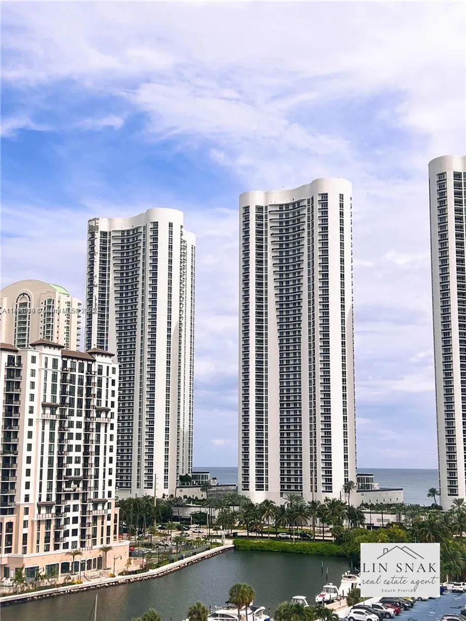 South Florida Real Estate | View 300 Bayview Dr, 915 | 2 Beds, 2 Baths