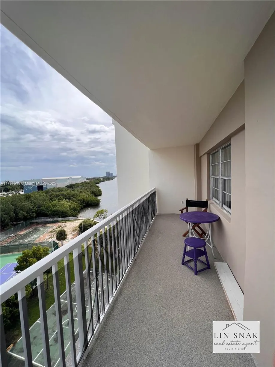 South Florida Real Estate | View 300 Bayview Dr, 915 | Listing