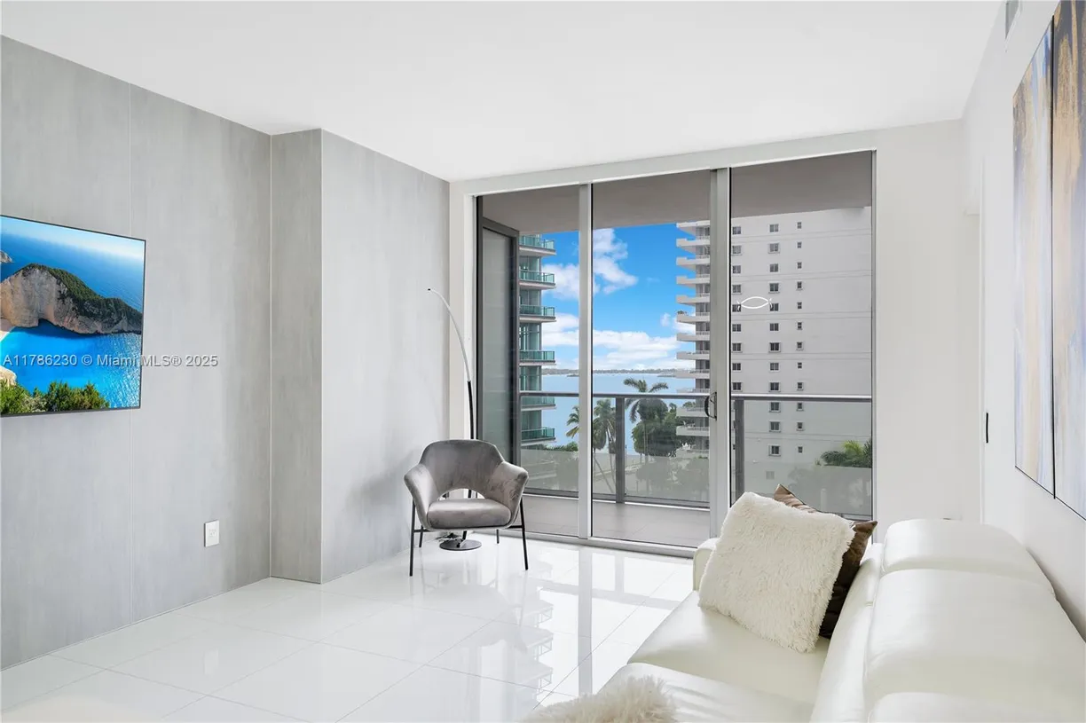 South Florida Real Estate | View 1300 Brickell Bay Dr, 706 | 1 Bed, 1 Bath