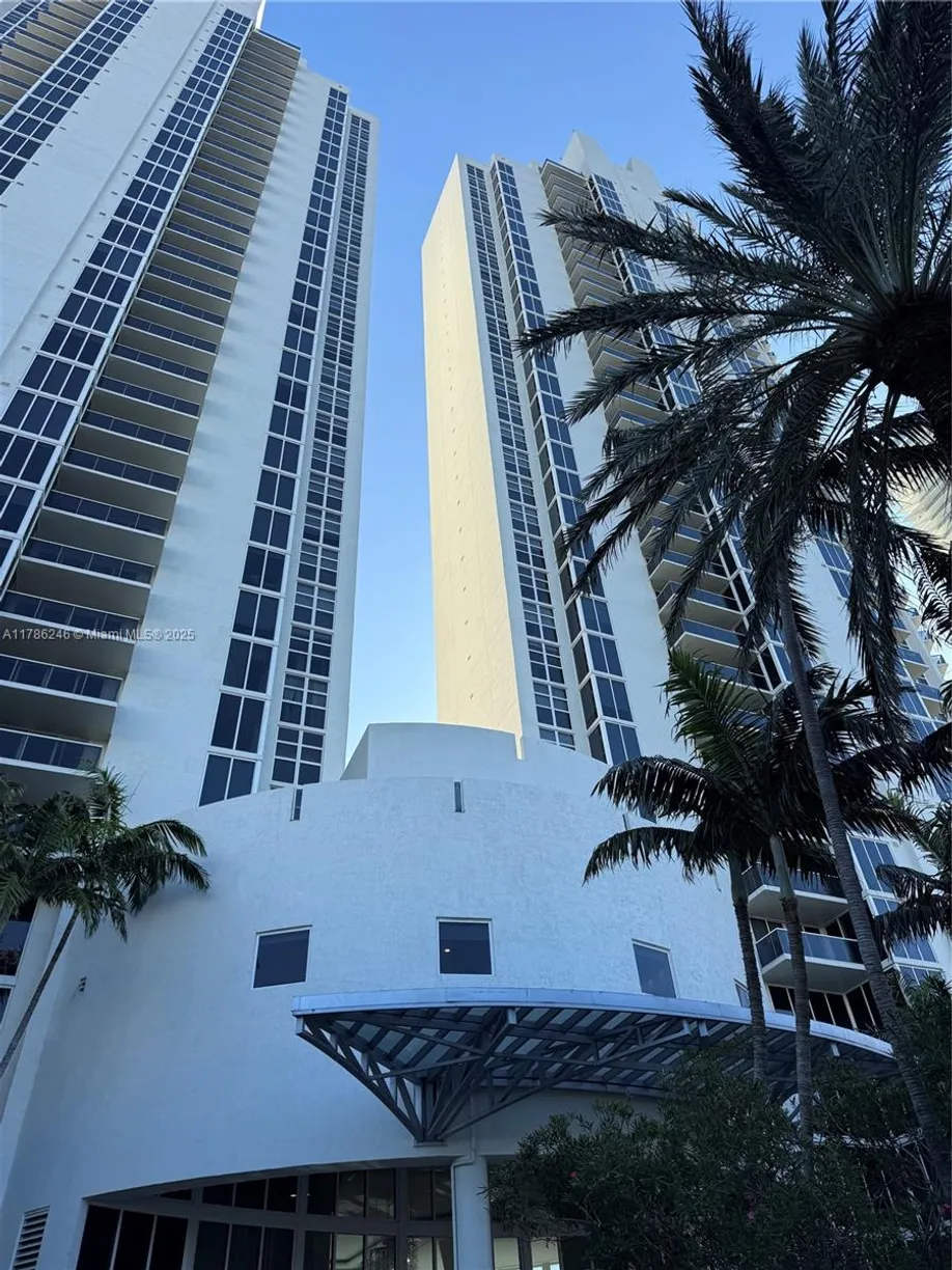 South Florida Real Estate | View 19111 Collins Ave, 2704 | 3 Beds, 4 Baths