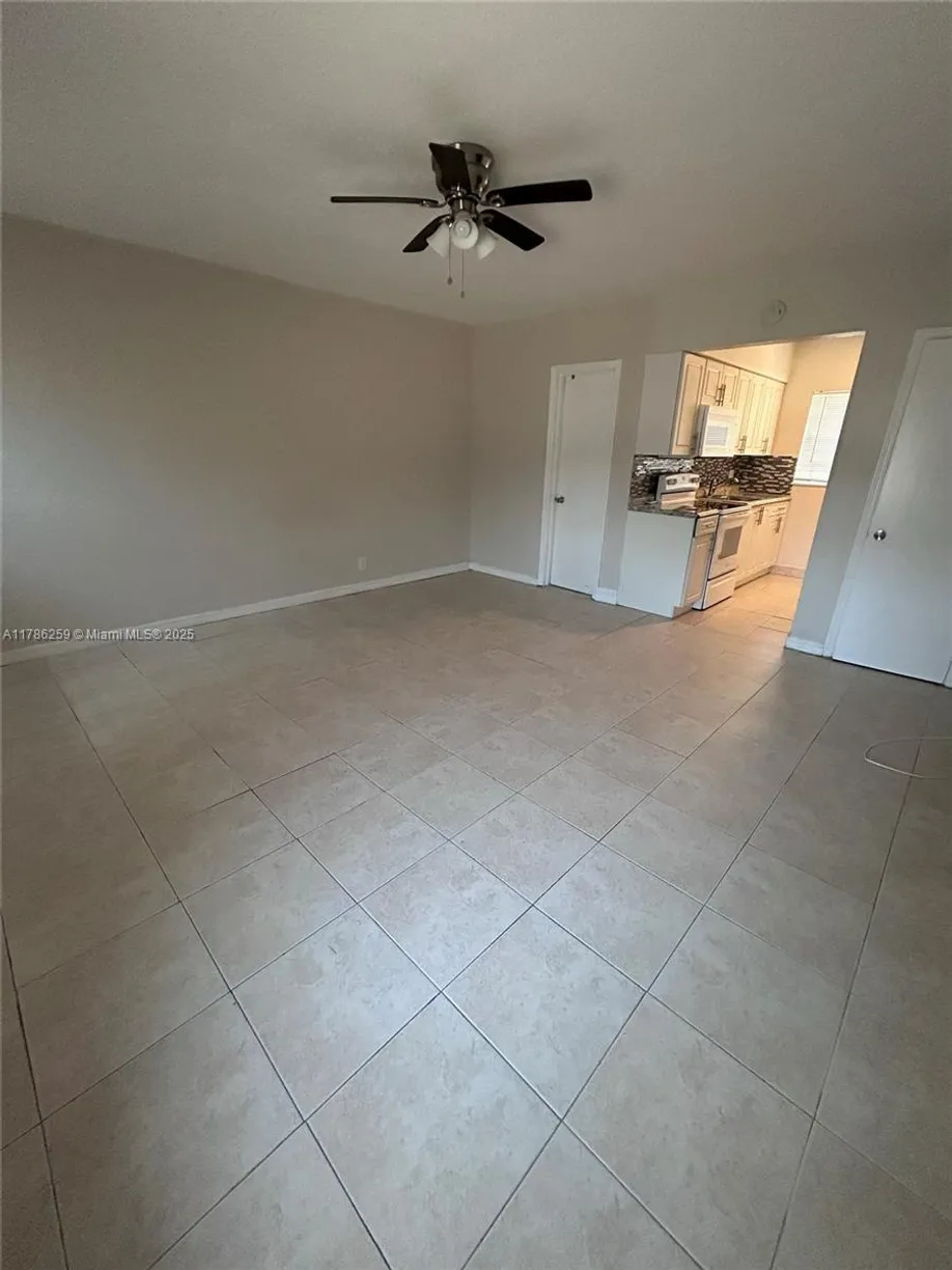 South Florida Real Estate | View 2342 N Federal Hwy, 4 | 1 Bath