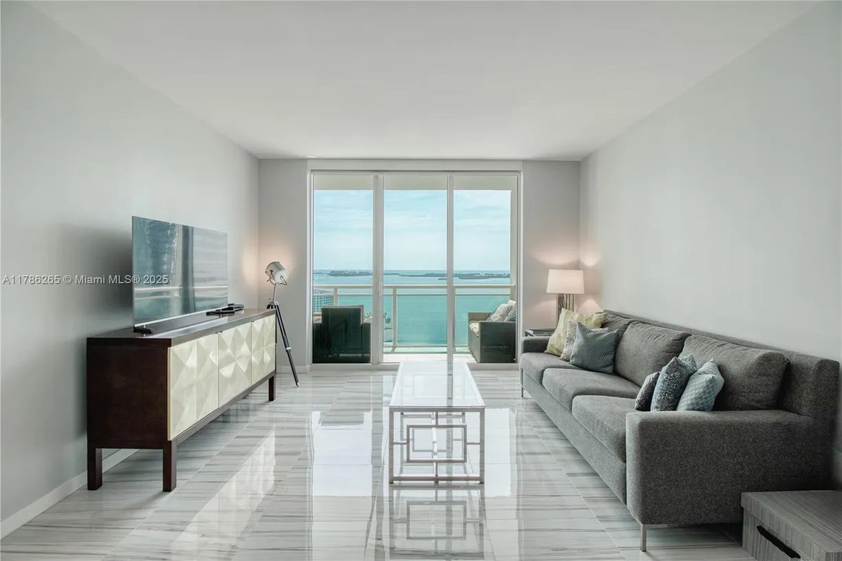 South Florida Real Estate | View 951 Brickell Ave, 2902 | Listing