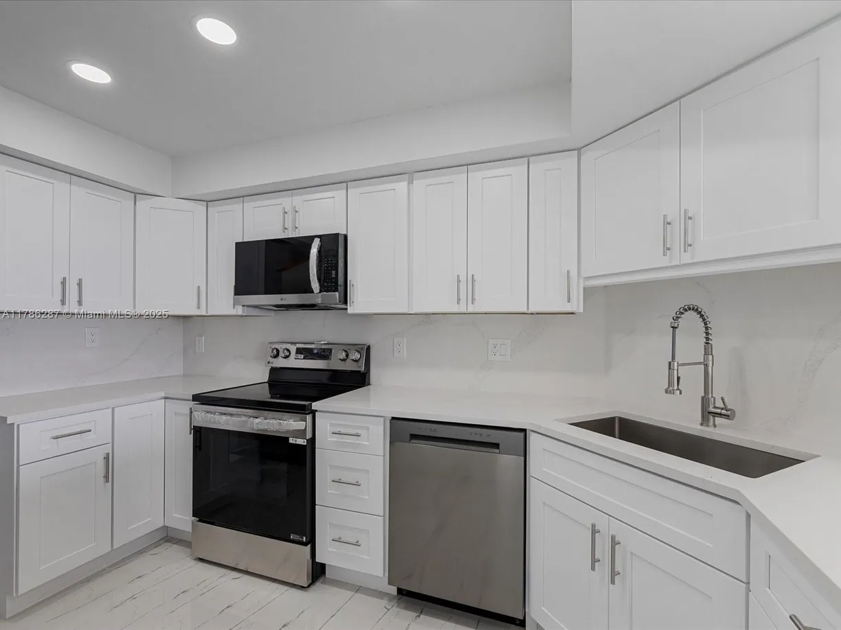 South Florida Real Estate | View 2000 Presidential Way, 901 | 3 Beds, 2 Baths