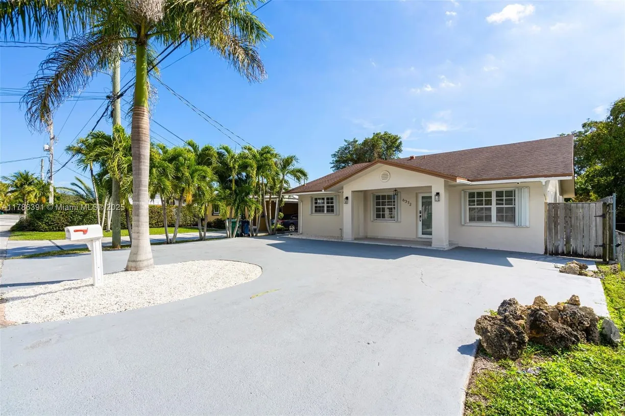 South Florida Real Estate | View 6372 SW 32nd St | Listing