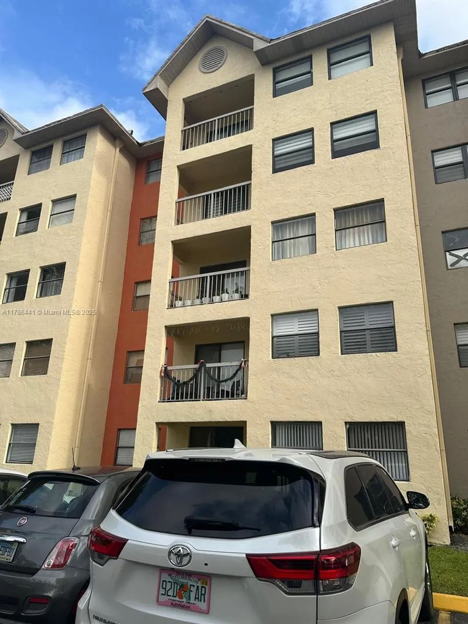 South Florida Real Estate | View 8180 Geneva Ct, 323 | Listing