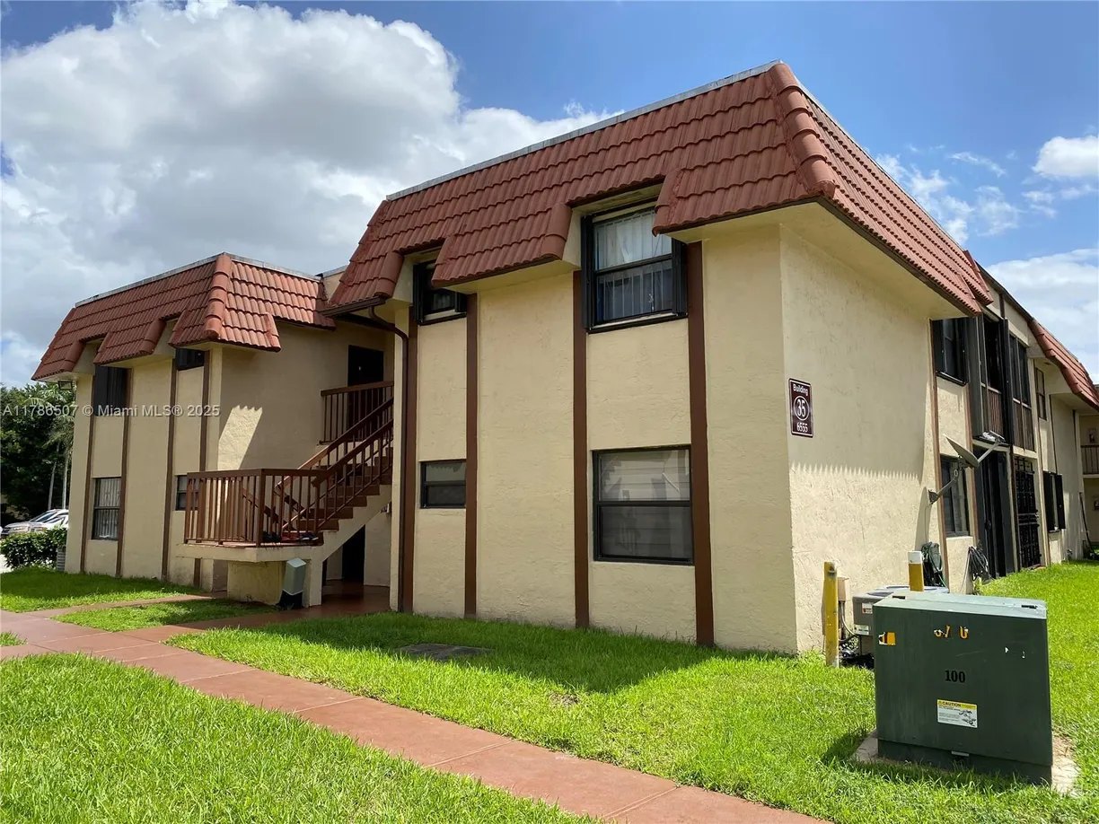 South Florida Real Estate | View 6555 W 26th Dr, 13-35 | 2 Beds, 2 Baths