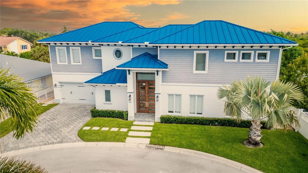 South Florida Real Estate | View 901 Xanadu Pl, 901 | 5 Beds, 4 Baths
