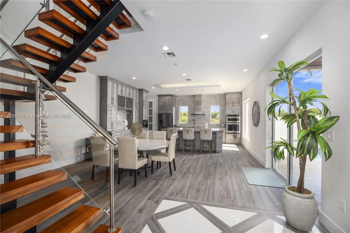 South Florida Real Estate | View 901 Xanadu Pl, 901 | Listing
